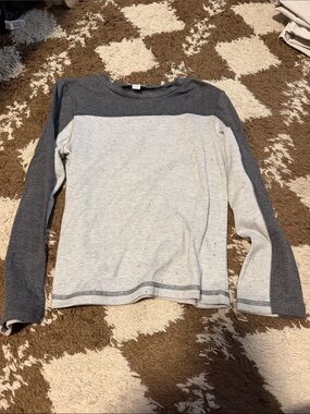 Splendid Two-Tone Thermal Top in Gray and Cream